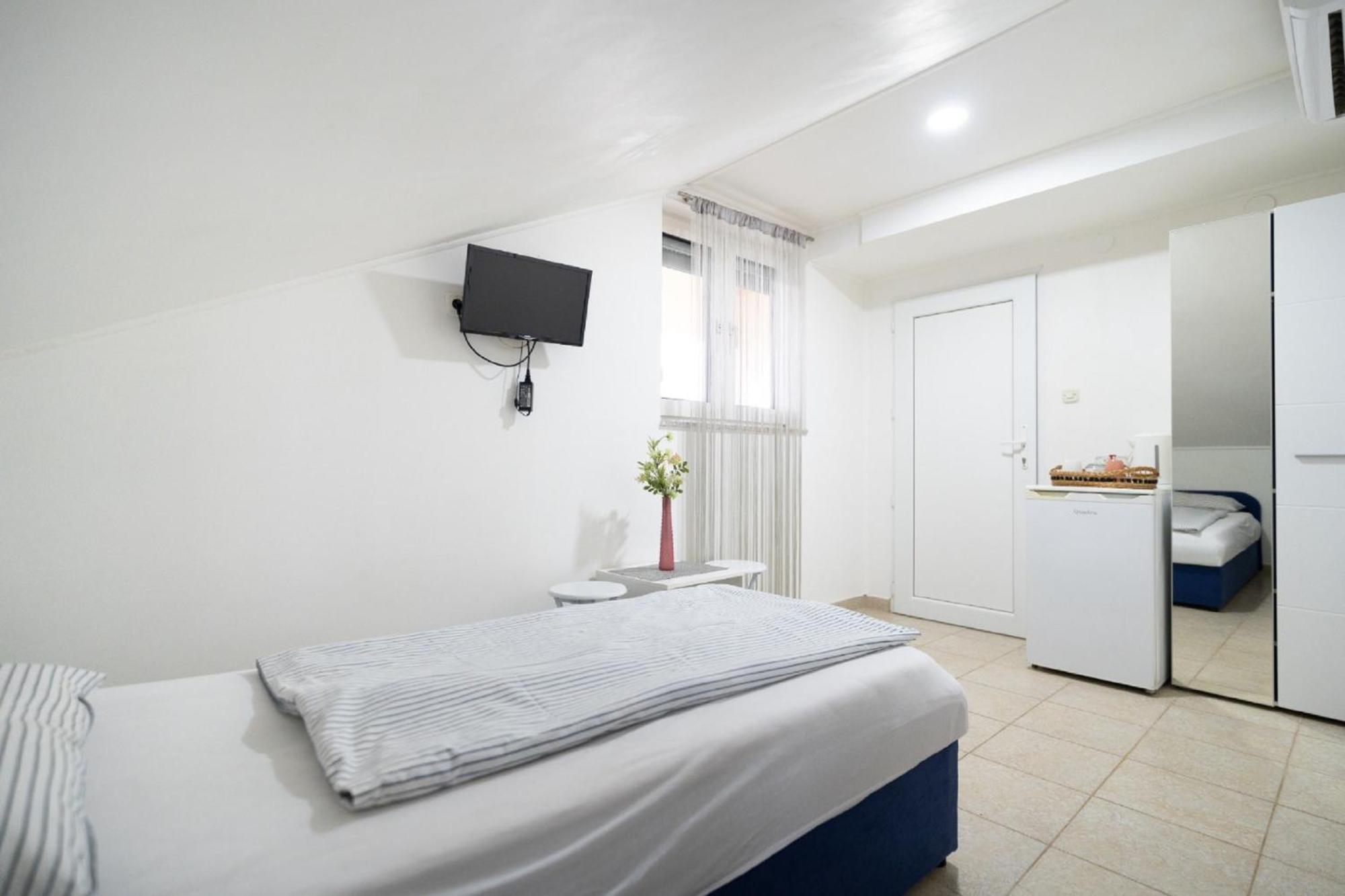 Apartments Milic Gornji Karin Extérieur photo