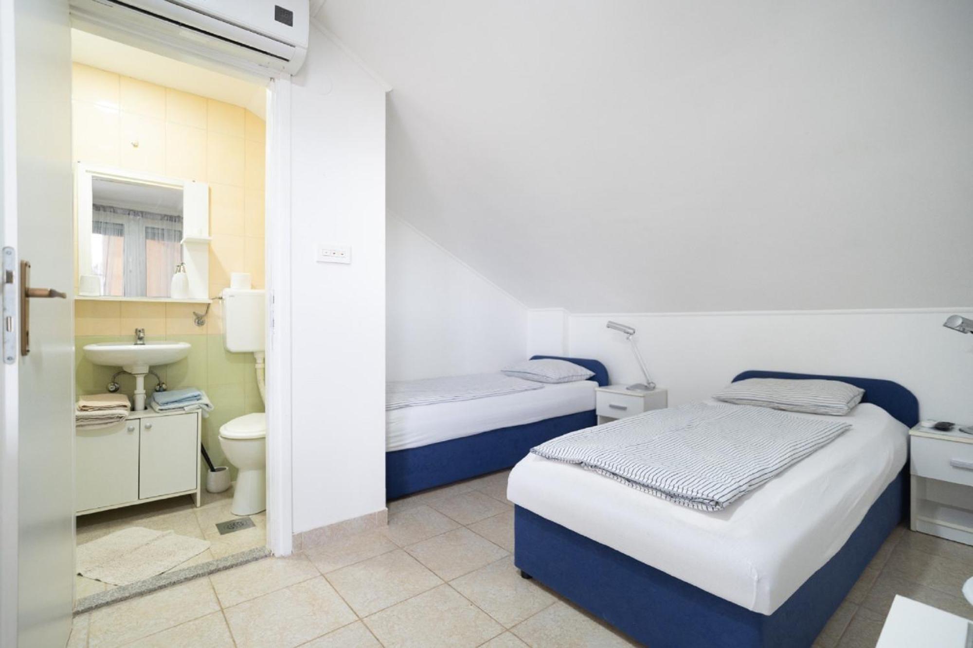 Apartments Milic Gornji Karin Extérieur photo
